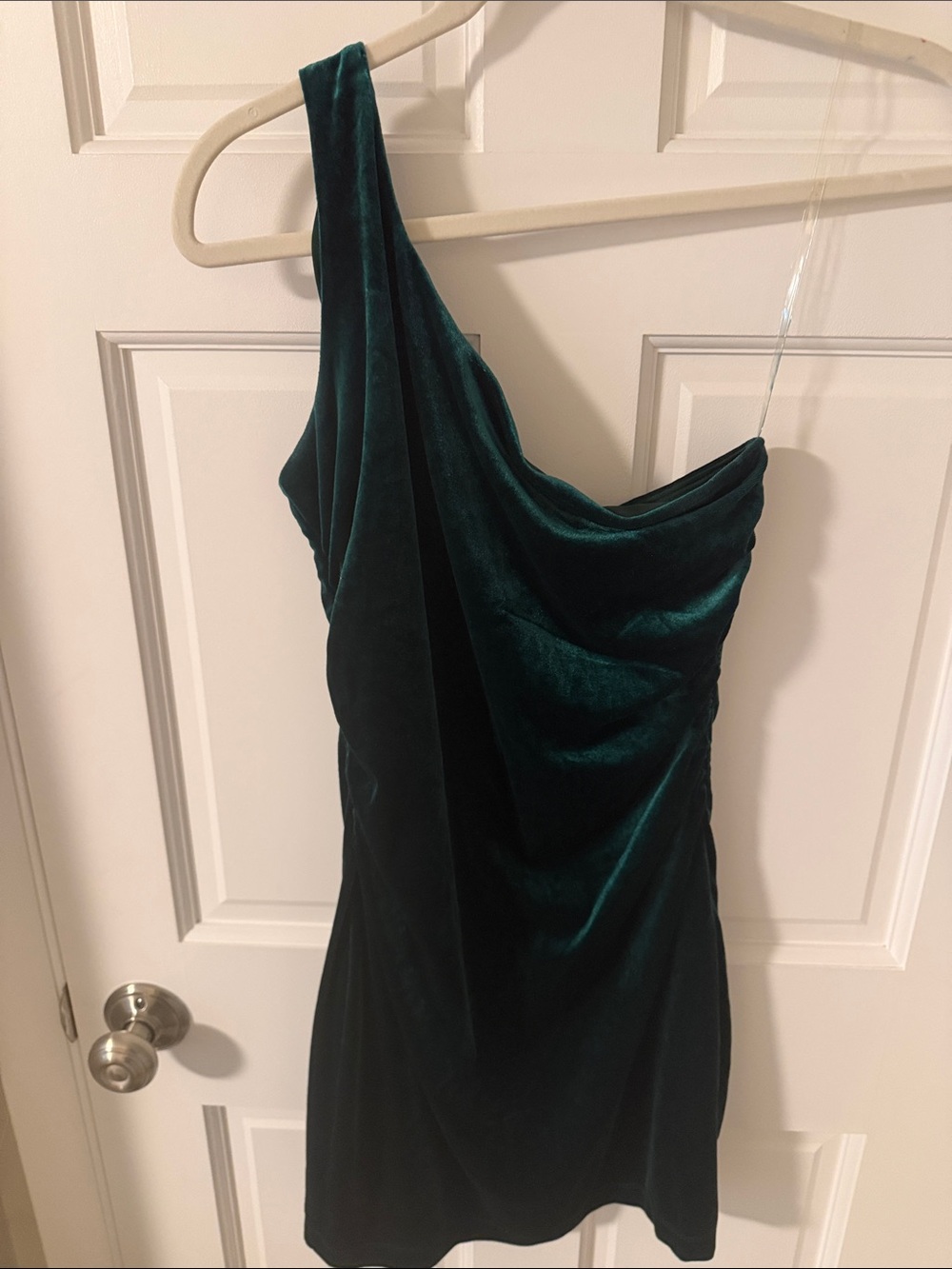 Emerald Sundae Hunter Green Velvet One-Shoulder Bodycon Mini Dress Medium